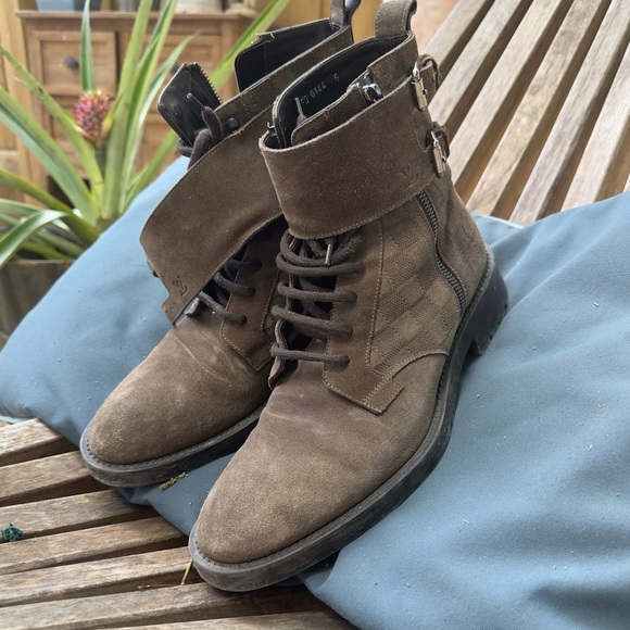 Authentic Louis Vuitton combat  Boots - Picture 10 of 10